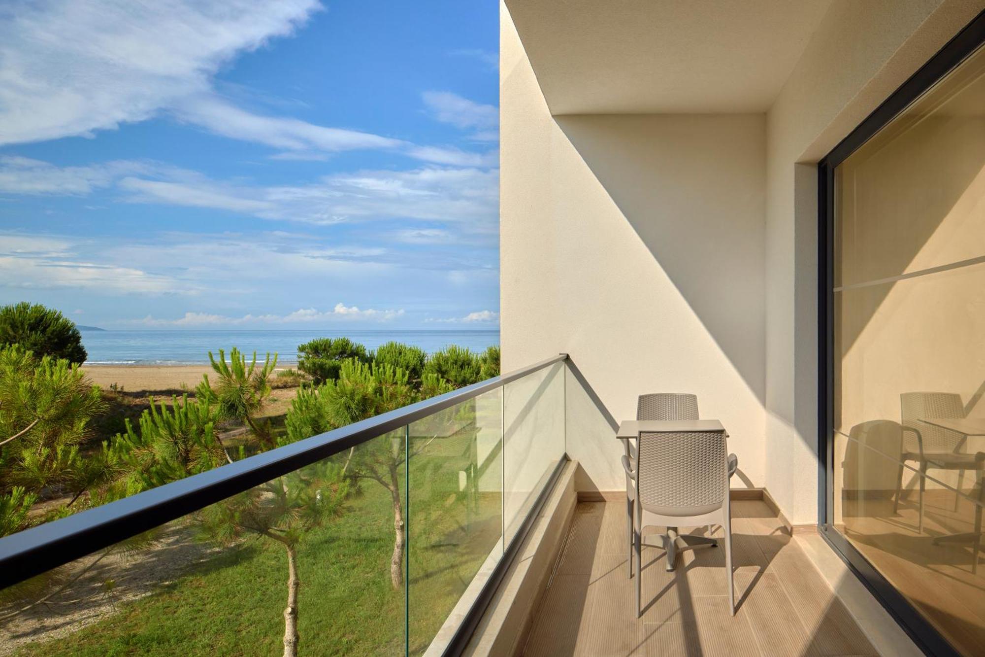 Sol Tropikal Durres Hotel ภายนอก รูปภาพ