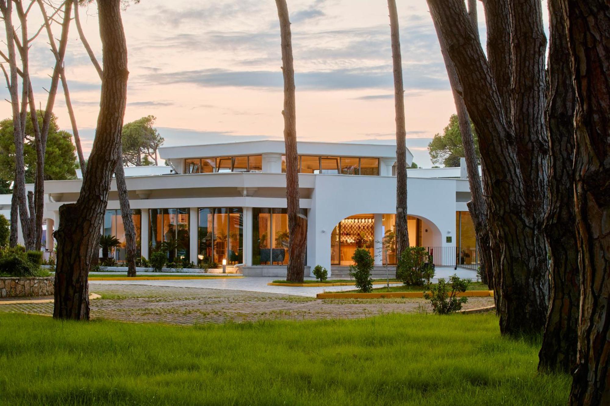 Sol Tropikal Durres Hotel ภายนอก รูปภาพ