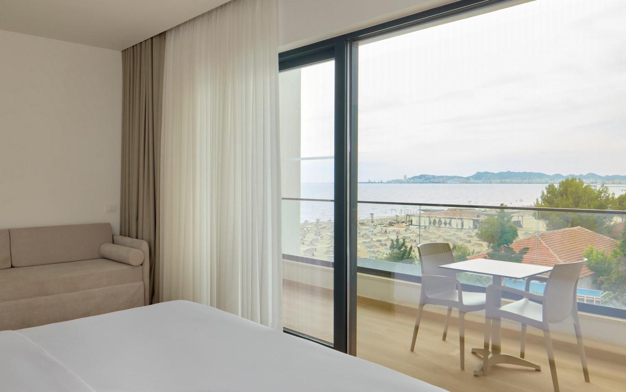 Sol Tropikal Durres Hotel ภายนอก รูปภาพ