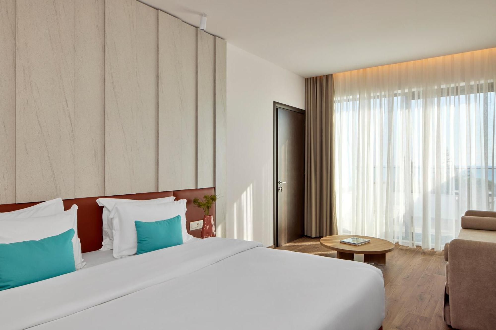 Sol Tropikal Durres Hotel ภายนอก รูปภาพ