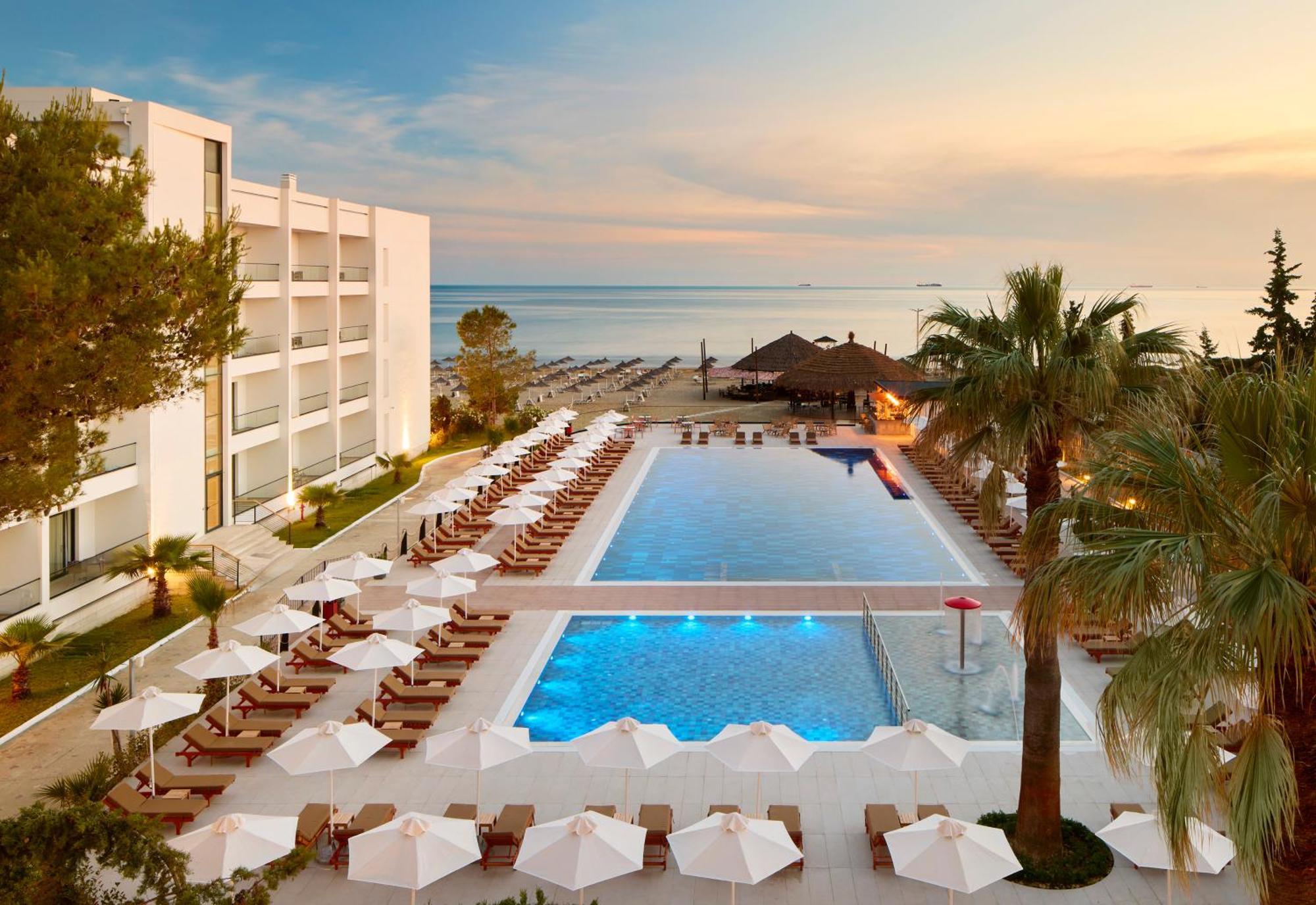 Sol Tropikal Durres Hotel ภายนอก รูปภาพ