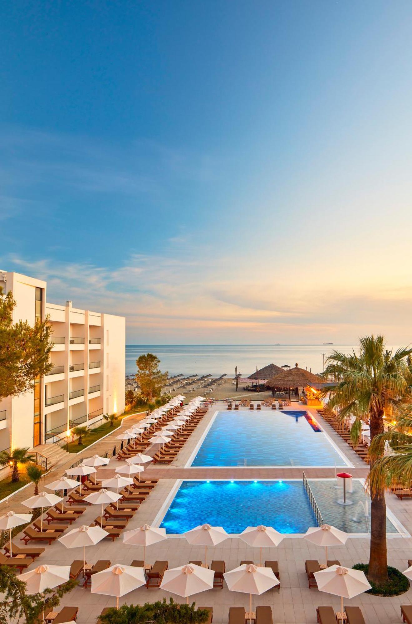 Sol Tropikal Durres Hotel ภายนอก รูปภาพ
