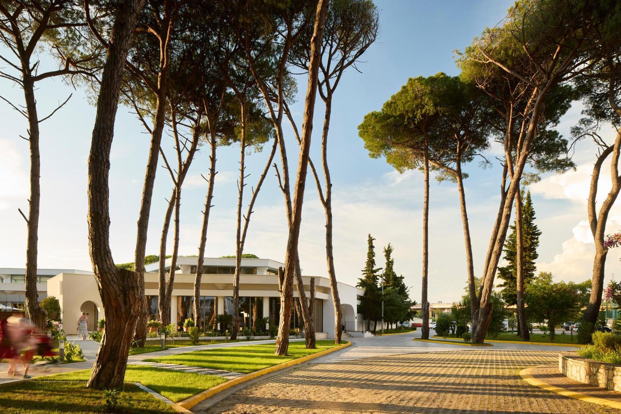 Sol Tropikal Durres Hotel ภายนอก รูปภาพ