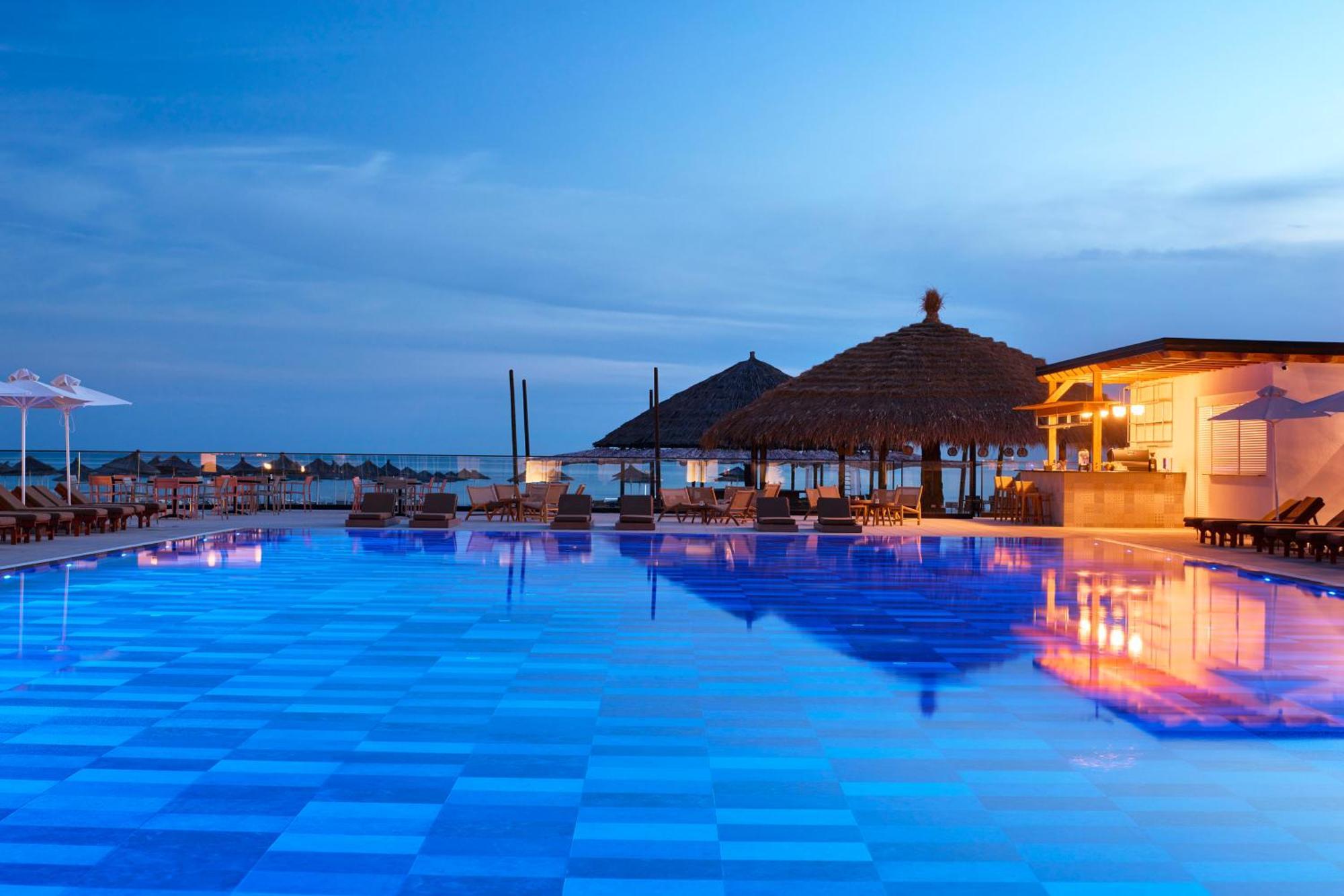 Sol Tropikal Durres Hotel ภายนอก รูปภาพ