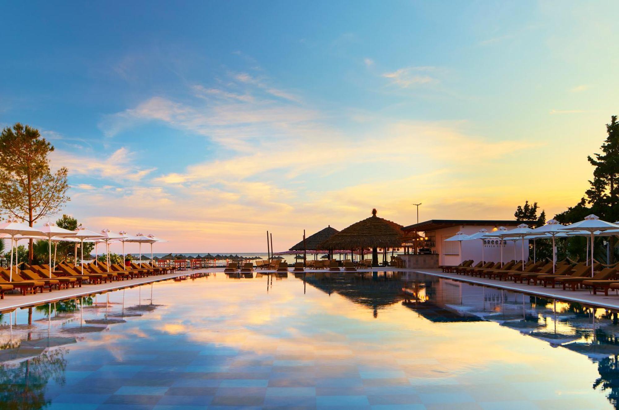 Sol Tropikal Durres Hotel ภายนอก รูปภาพ