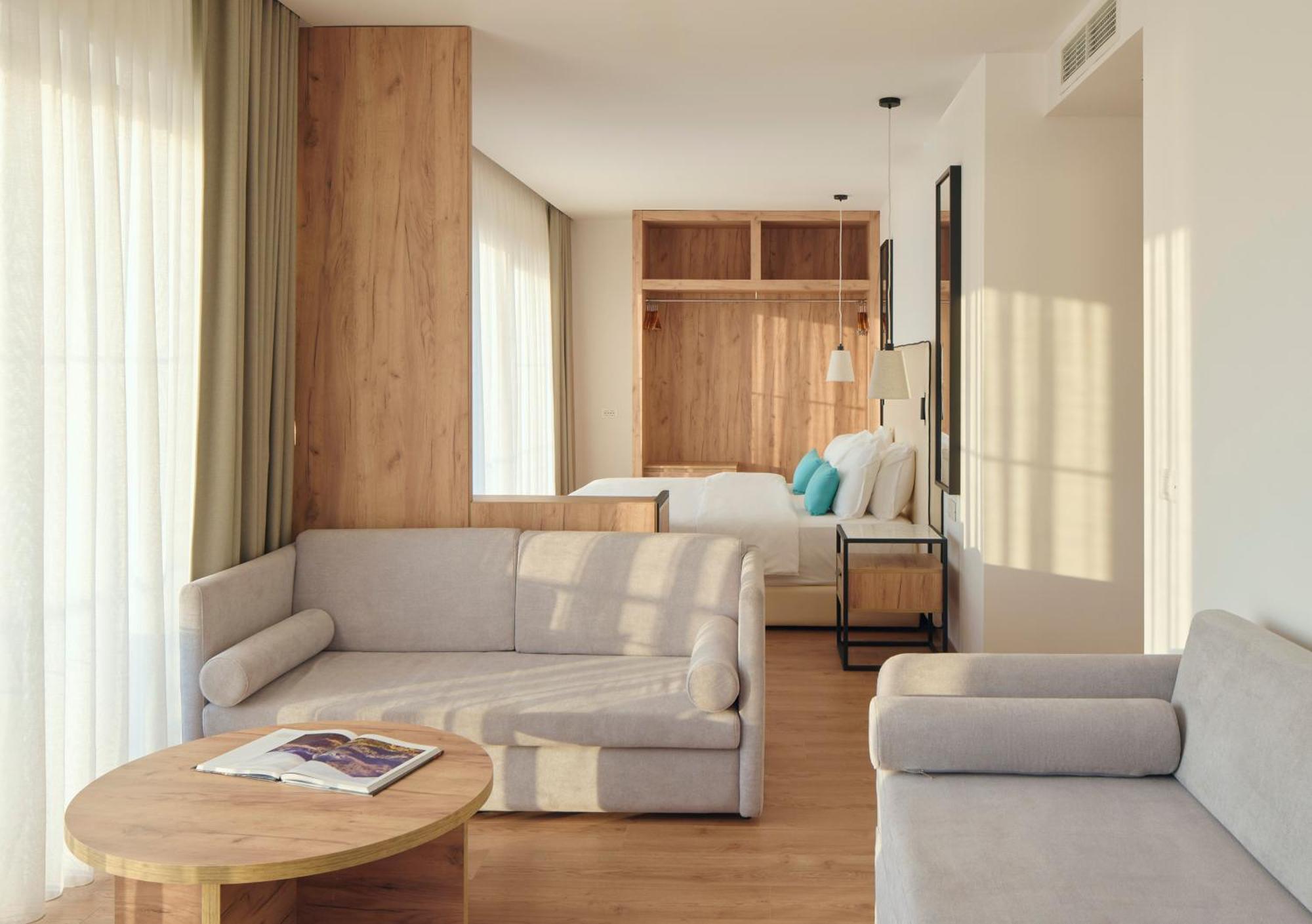 Sol Tropikal Durres Hotel ภายนอก รูปภาพ
