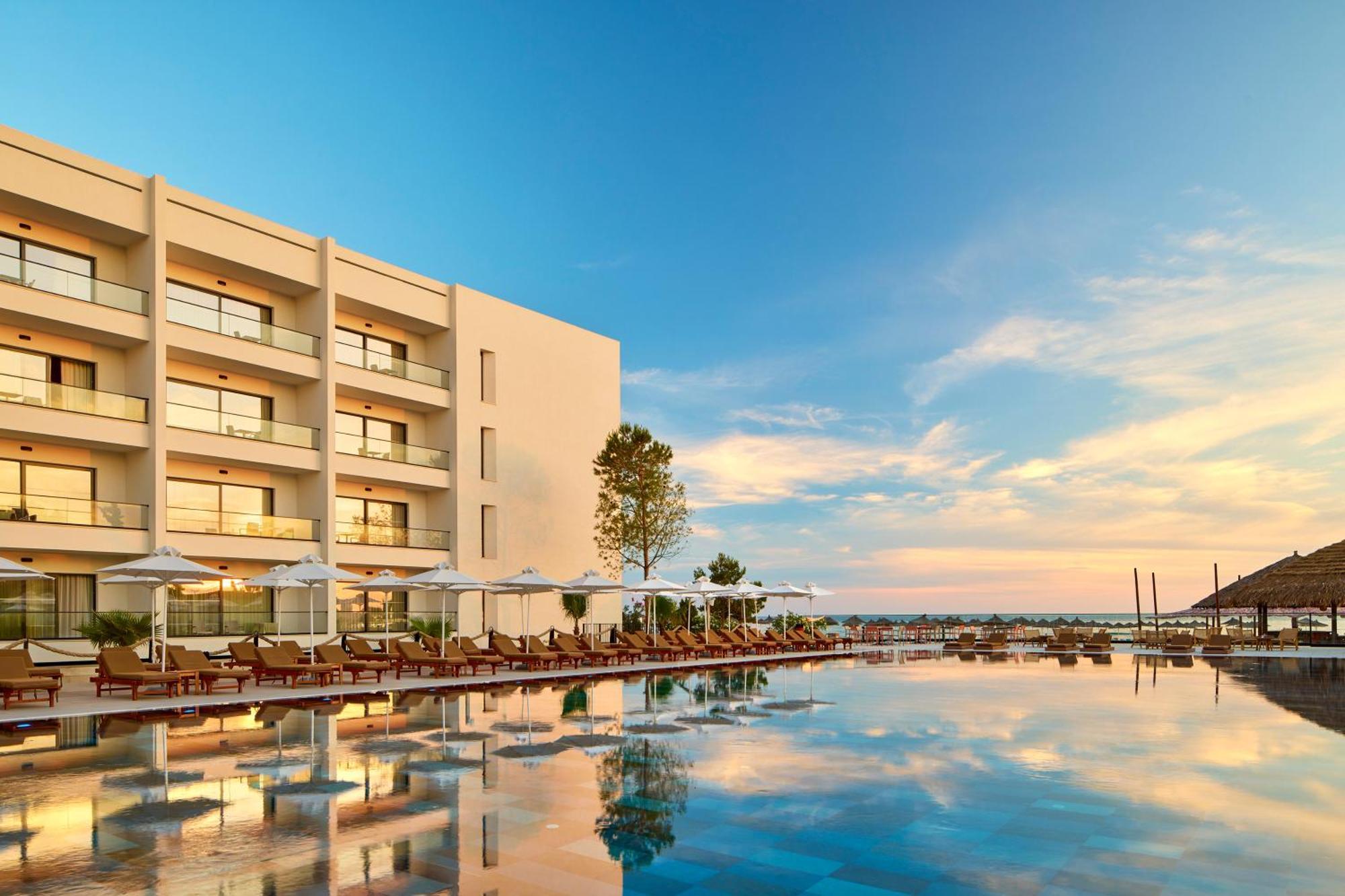 Sol Tropikal Durres Hotel ภายนอก รูปภาพ