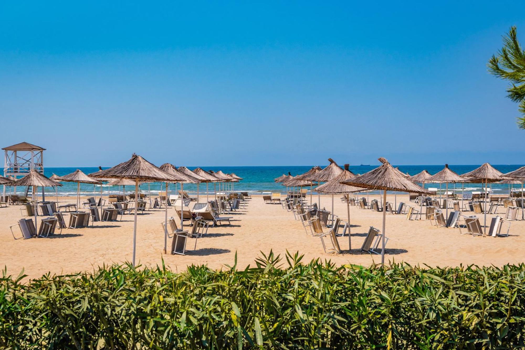 Sol Tropikal Durres Hotel ภายนอก รูปภาพ